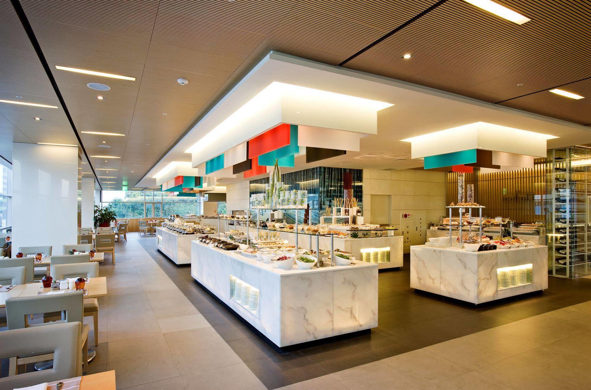 Ramada Plaza By Wyndham Suwon Hotel Étterem fotó